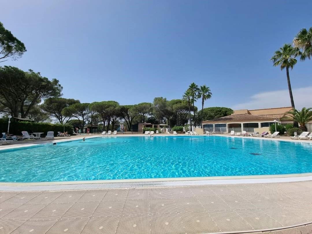 Studio 4P Vue Piscine St Raphael Valescure - Au Coeur Des Golfs Saint-Raphaël Eksteriør bilde