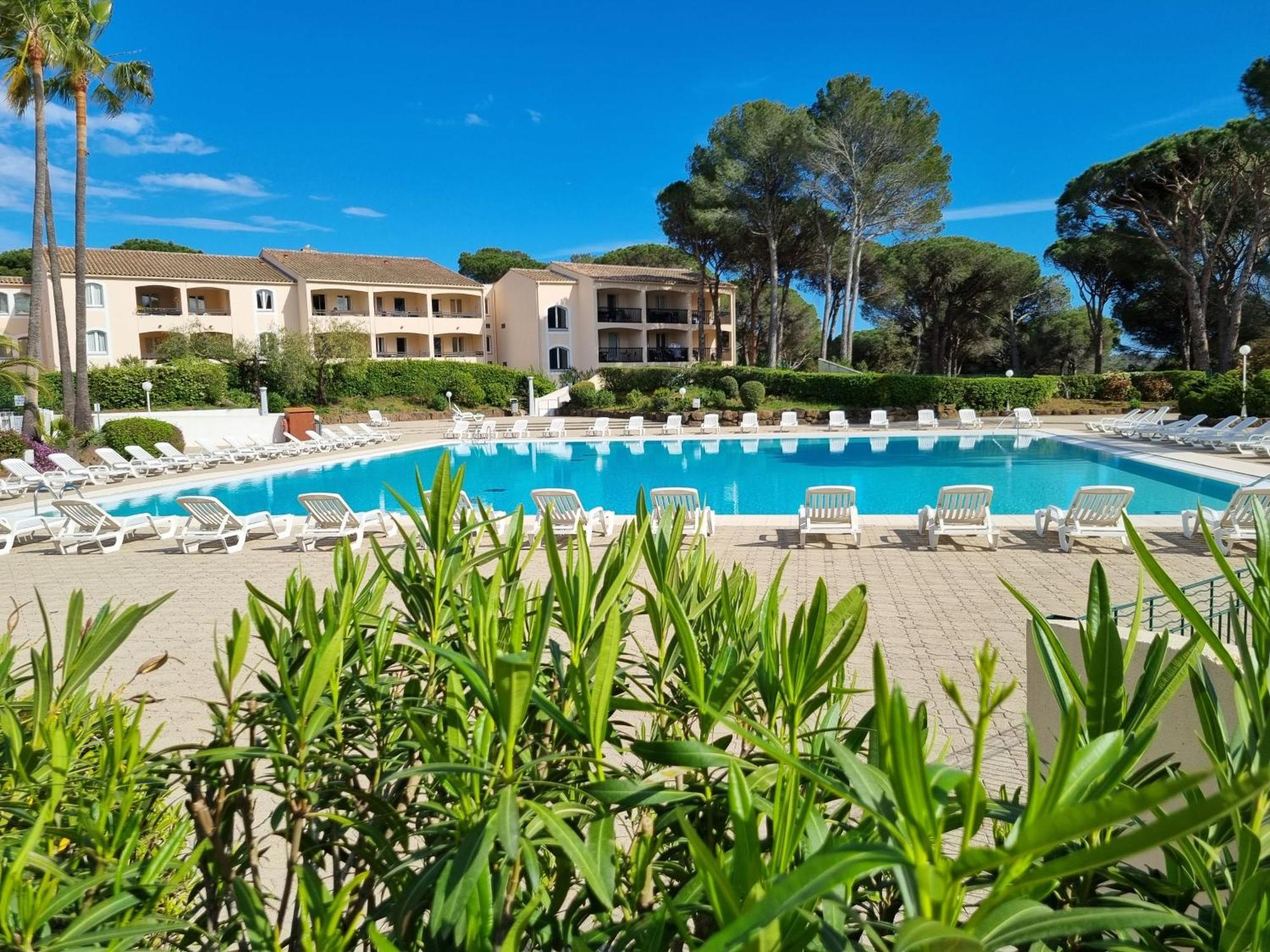 Studio 4P Vue Piscine St Raphael Valescure - Au Coeur Des Golfs Saint-Raphaël Eksteriør bilde